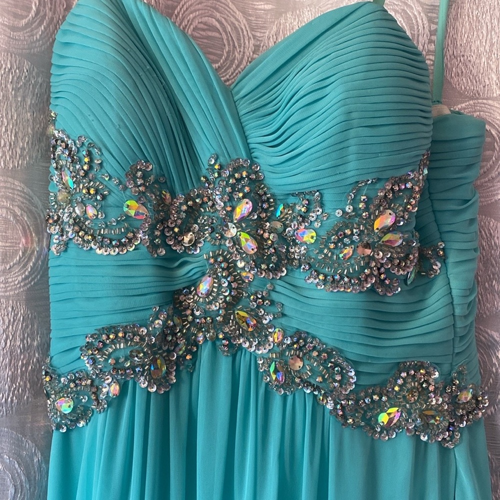 SEA FOAM GREEN PROM DRESS - Picture 5 of 12
